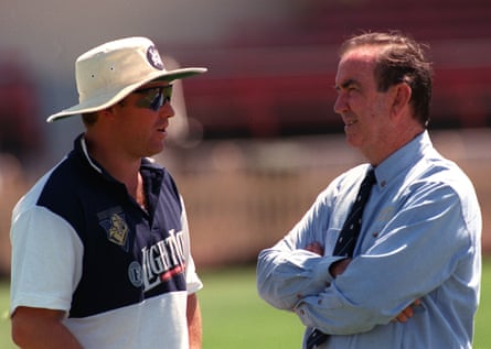 Bob Simpson talks with Shane Warne