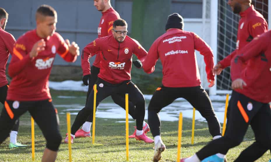 Omar Elabdellaoui, wearing specialist glasses, at a Galatasaray training session on 31 January.