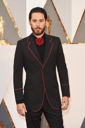 What is Jared Leto saying with his statement flower? That he hates bow-ties? That he’s forgotten his bow-tie? Or that 30 Seconds To Mars’ next album is going to have a flamenco theme running through it?
