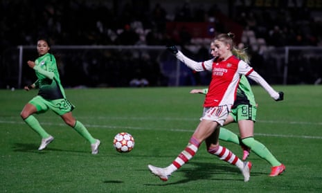 Arsenal’s Vivianne Miedema scores their third goal.