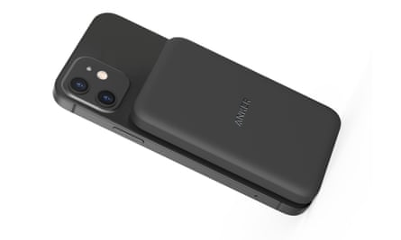 Anker MagGo charger on an iPhone.