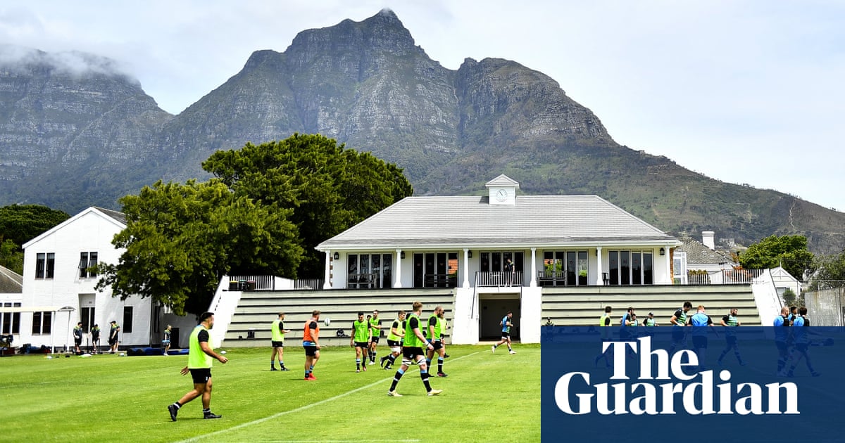 Covid forces rugby teams and golfers in South Africa to race for flights home