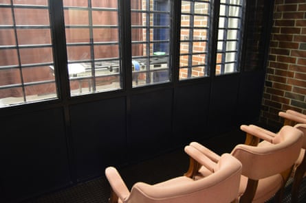 viewing chairs in front of an execution chamber