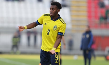 Manchester United’s Elanga subjected to alleged racism while with Sweden