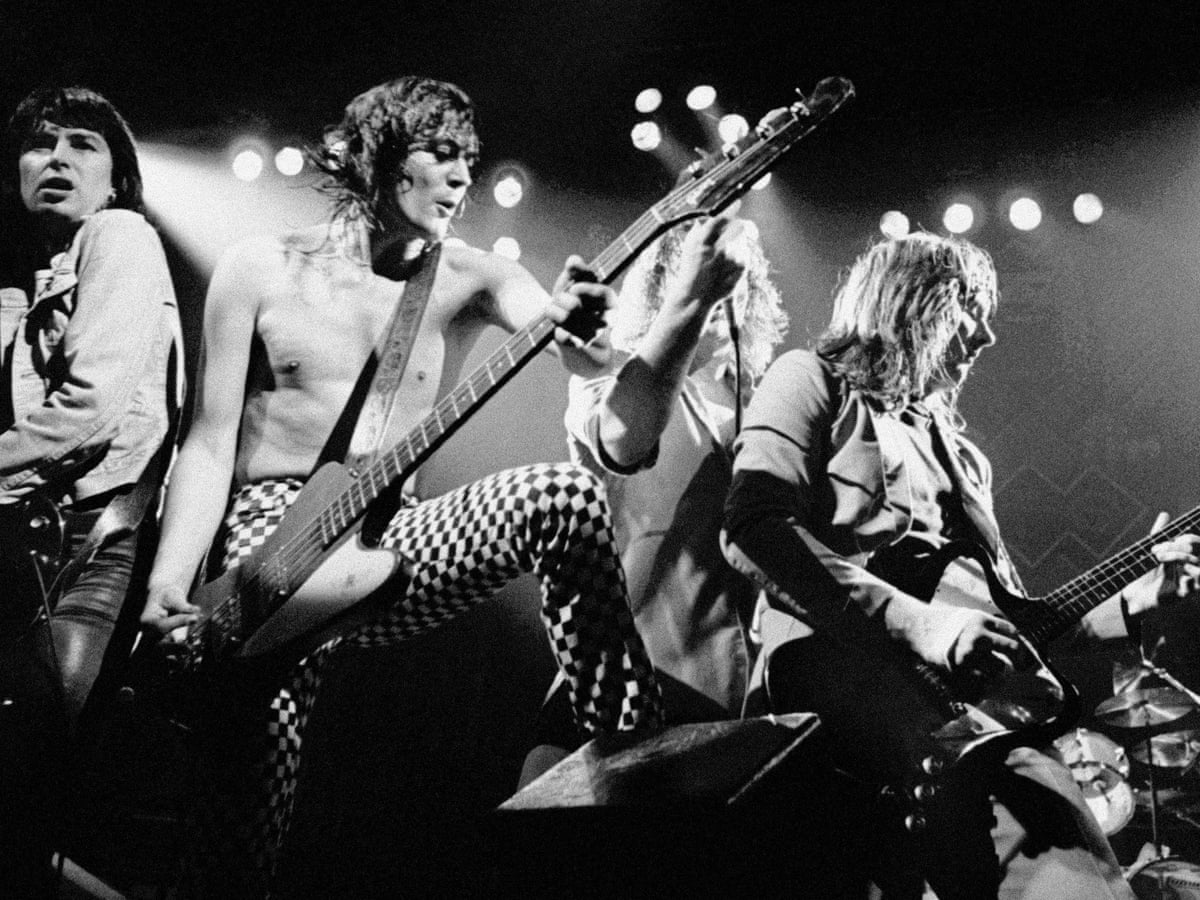 Farewell To Pete Way The Debauched Bassist With A Frontman S Swagger Pop And Rock The Guardian Farewell To Pete Way The Debauched Bassist With A Frontman S Swagger Pop And Rock The Guardian