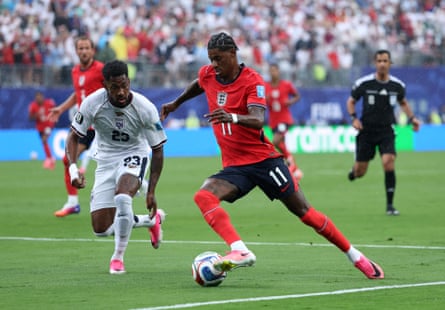 Marcus Rashford controls the ball under pressure from Amir Murillo
