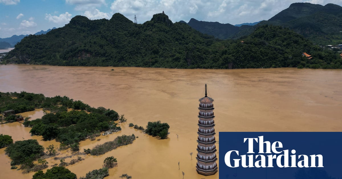 中国の広東省で豪雨の後、数百万人が洪水の危険にさらされる中国