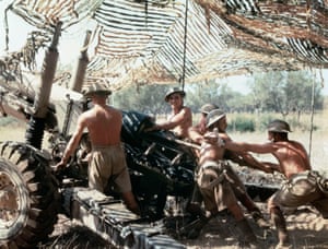A 5.5-inch gun crew from 75th (Shropshire Yeomanry) Medium Regiment