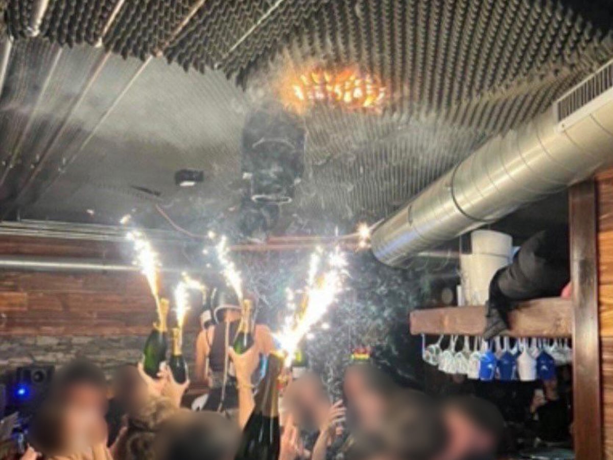 Sparklers held near ceiling started Swiss ski resort fire ...