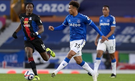 Jean-Philippe Gbamin during Everton’s Premier League match with Crystal Palace in April 2021.