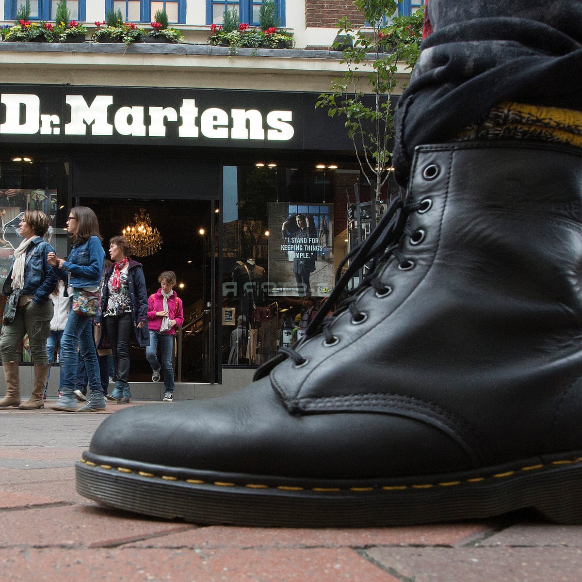 opladen Ontoegankelijk Bloesem Dr Martens: are things going wrong with the UK's beloved brand? | Consumer  affairs | The Guardian