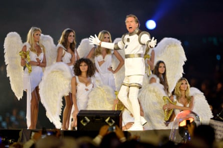 Idle performs during the closing ceremony of the London 2012 Olympics.