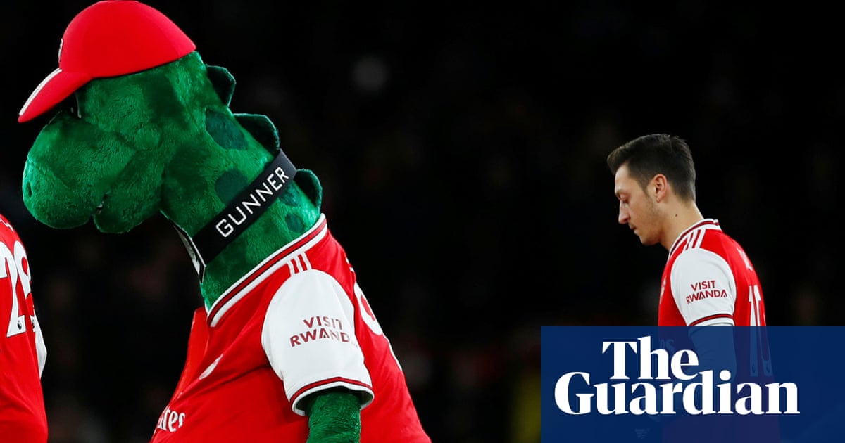 Mesut Özil offers to pay to keep man inside Gunnersaurus in Arsenal job