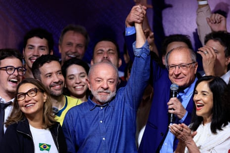 Lula, his wife, Rosangela da Silva, and vice-president Geraldo Alckmin celebrate in São Paulo.
