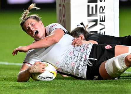 Sophie de Goede of Canada scores her team’s fourth try during the World Cup semi-final win over New Zealand