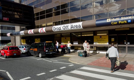 Manchester airport drop-off and arrivals