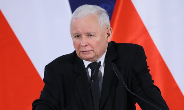 Jarosław Kaczyński numa reunião com adeptos em Grójec em julho