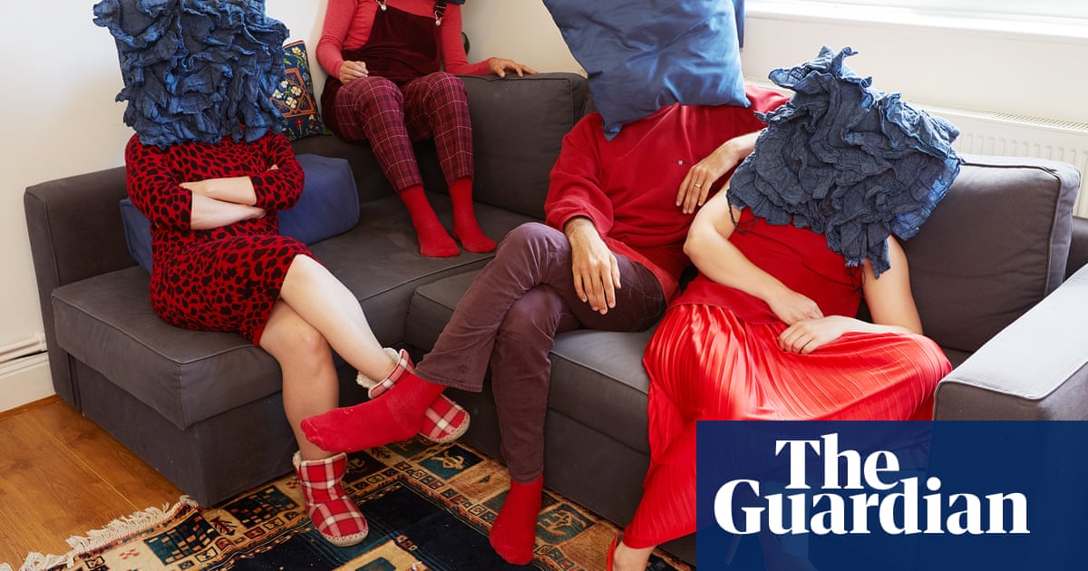 Invasion Of The Sofa Sculptures Willi Dorner S Dancing Human
