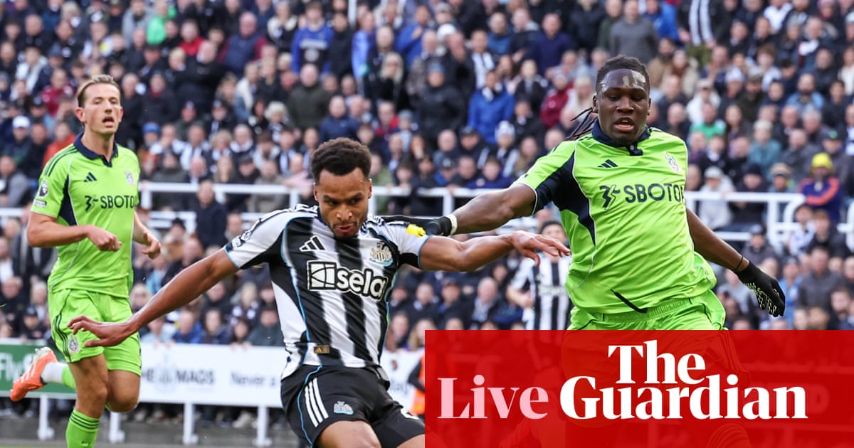 Chelsea v Sunderland, Newcastle v Fulham and more football – live clockwatch