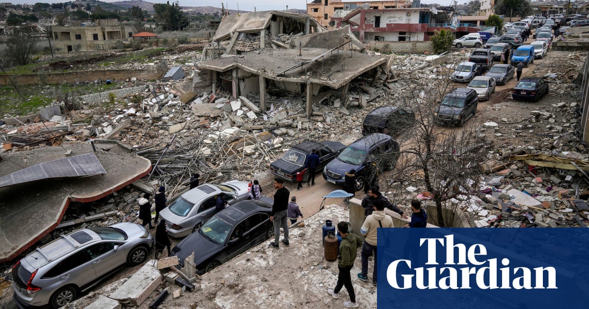 Israeli troops kill 15 in Lebanon and one Palestinian as residents try to return home