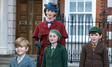 Emily Blunt with Joel Dawson, Pixie Davies and Nathaniel Saleh in Mary Poppins Returns, directed by Rob Marshall.
