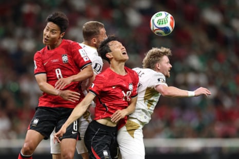 Jae-Sung Lee is challenged by Pavel Sulc