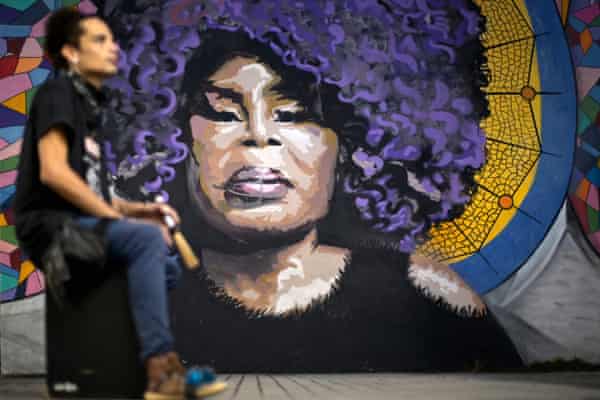 A mural in Rio de Janeiro of Elza Soares.