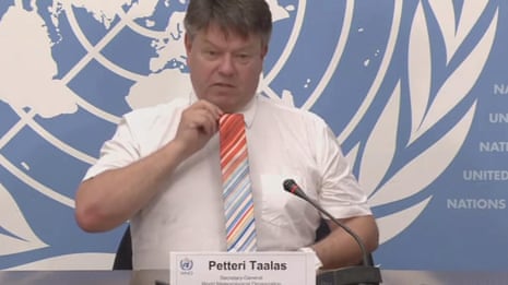 World Meteorological Organization head uses tie to illustrate global warming – video