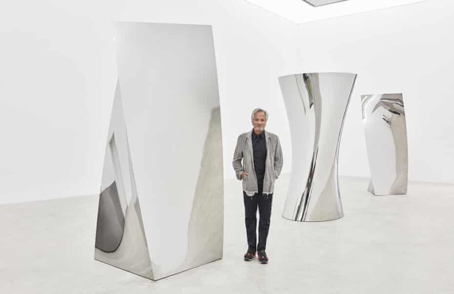 Anish Kapoor with Gathering Clouds, his new installation at Kukje Gallery, Seoul.
