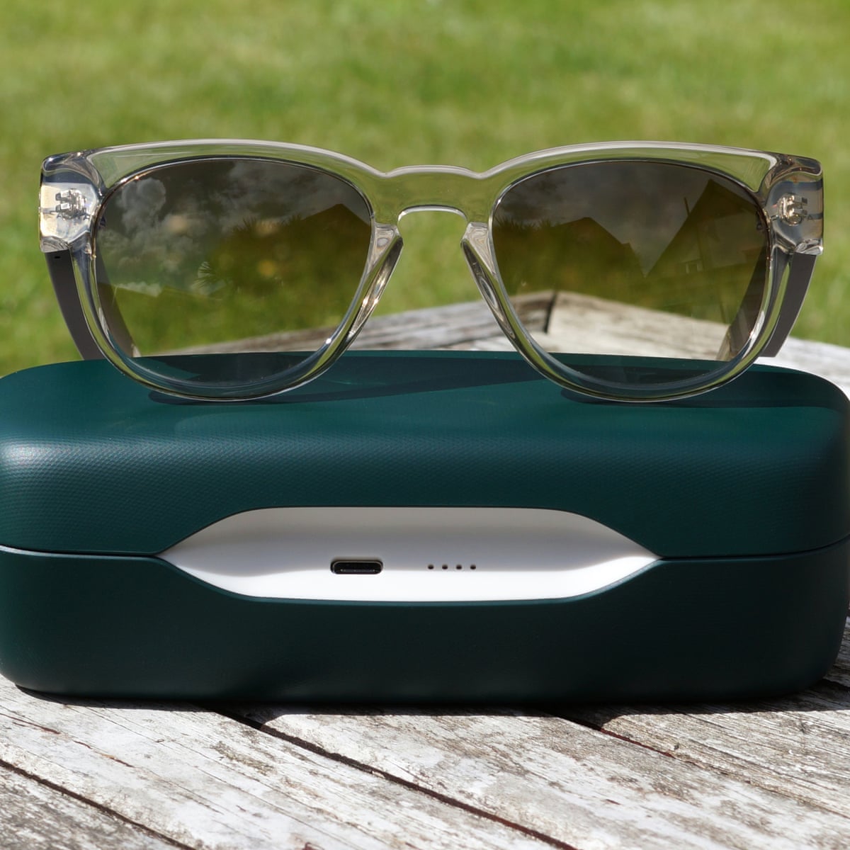 Bluetooth Audio Glasses: Enhance Your Audio Experience with Stylish Technology 3 Bluetooth Audio Glasses: Enhance Your Audio Experience with Stylish Technology