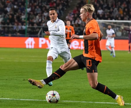 Mykhaylo Mudryk on the ball during Shakhtar Donetsk’s Champions League group game against Real Madrid