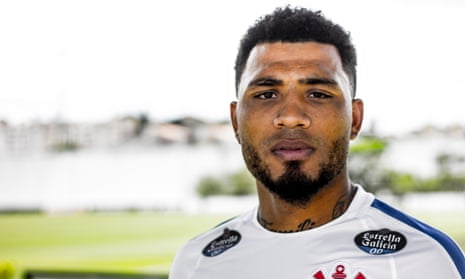 Colin Kazim-Richards, the east London-born forward who has played for 13 clubs in as many years, talks during Corinthians training. 