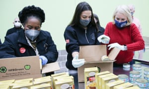 The Democratic congresswomen Sheila Jackson Lee, Alexandria Ocasio-Cortez and Sylvia Garcia help distribute food at the Houston Food Bank.