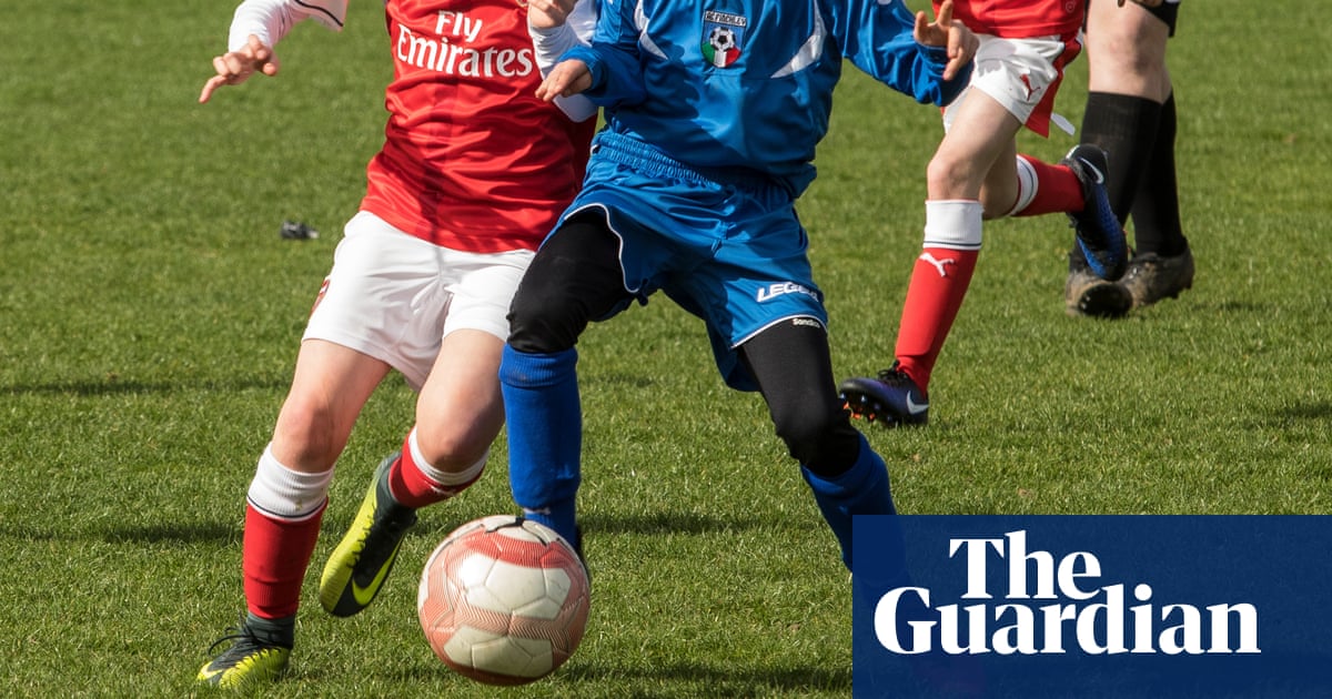 Mixed reception for move to ban children heading footballs