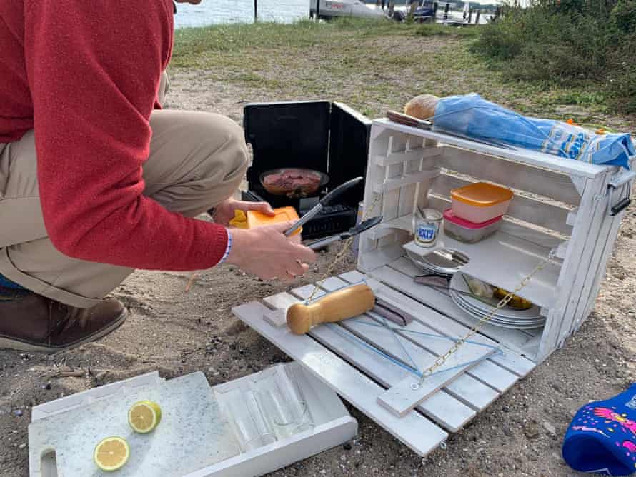 Volker Ramge’s homemade picnic box.