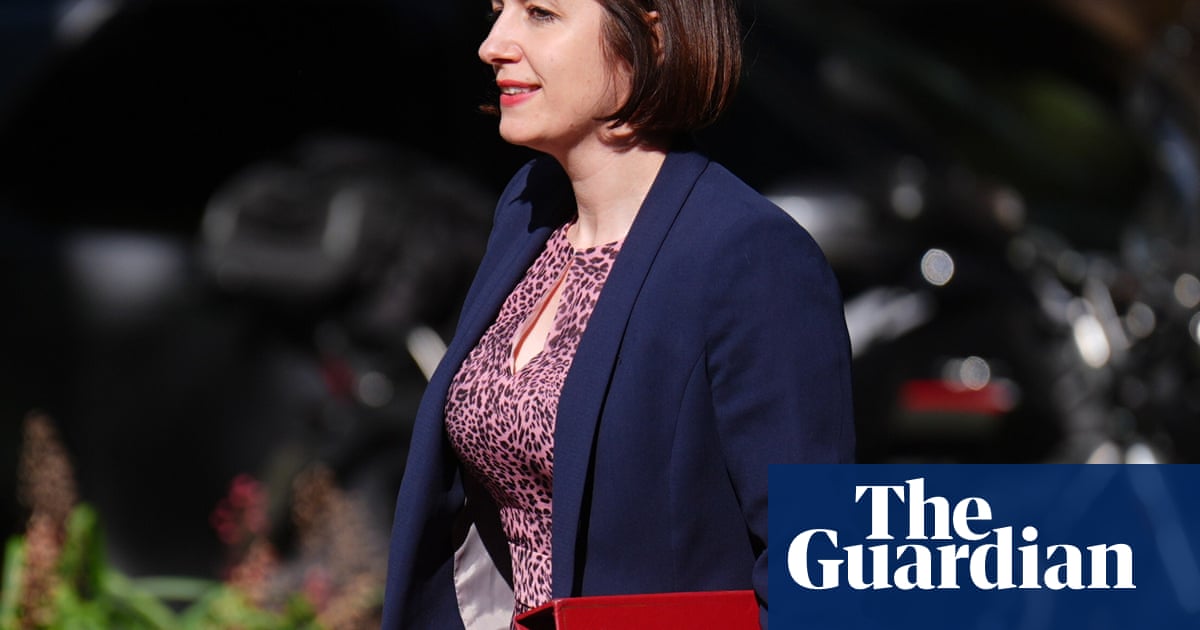 UK government urged to introduce GCSE in Ukrainian for child refugees