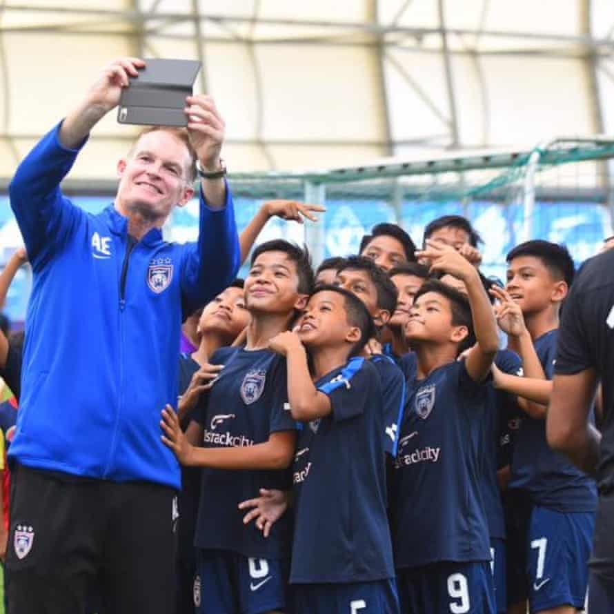 Cristiano Ronaldo, Snoop Dogg and Asia’s glamour club – the second coming of Alistair Edwards | Asian Champions League 5 Edwards with kids from the JDT academy in 2019.