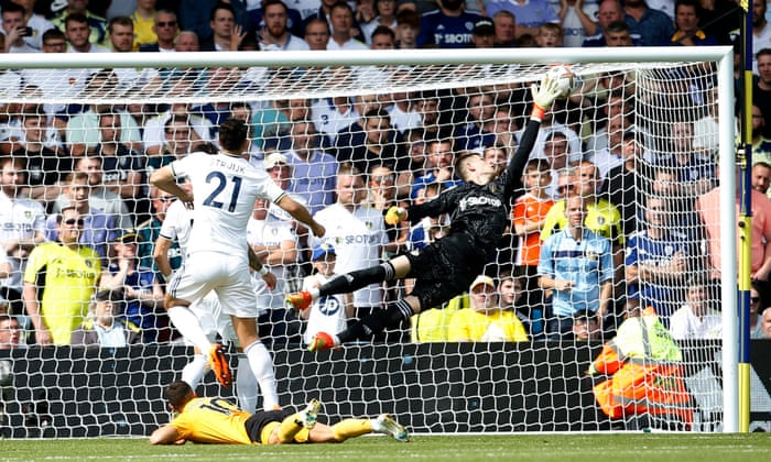 Daniel Podence de Wolverhampton Wanderers marca su primer gol.