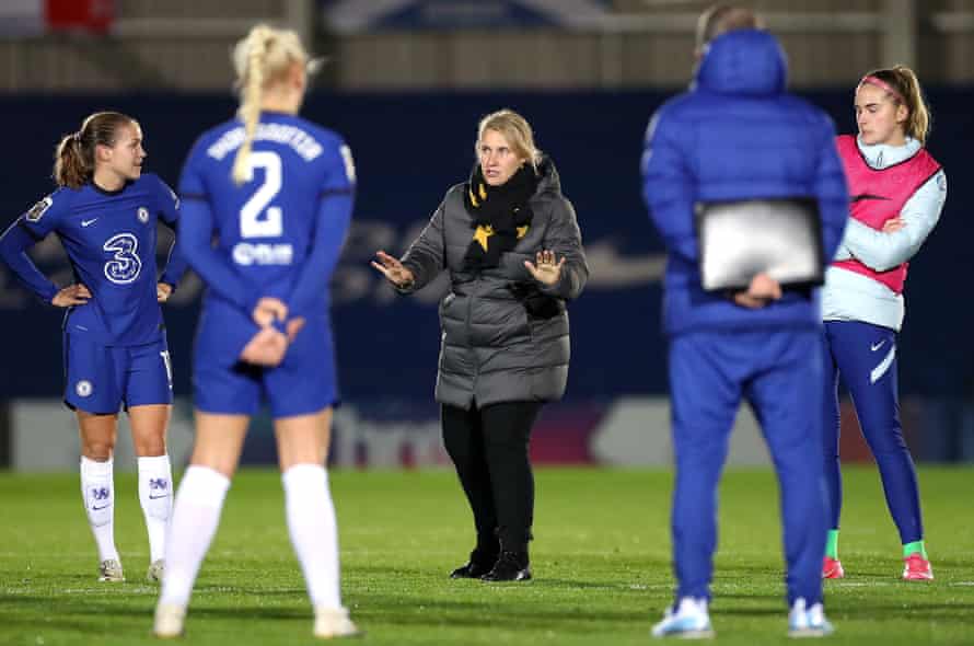 Emma Hayes with Chelsea’s players last year. She left England for the US in search of coaching success.