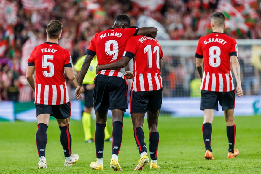 The Williams brothers, Iñaki and Nico, celebrate a goal against Rayo Vallecano.
