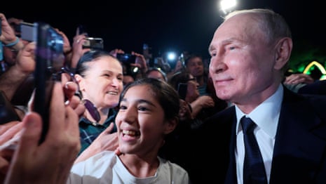  Vladimir Putin makes public appearance in Derbent days after failed coup – video