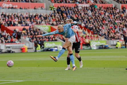 Erling Haaland scores Manchester City’s winning goal against Brentford.