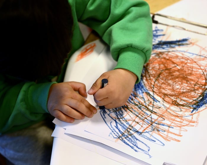 Database to track childcare workers and mobile phone bans on the table as Australian ministers set to meet