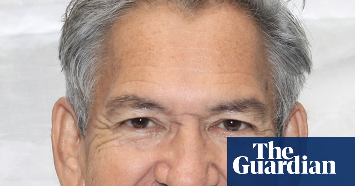 Ο Benjamin Alire Sáenz, ο πρώτος Λατίνος νικητής του βραβείου PEN/Faukner, πέθανε σε ηλικία 71 ετών