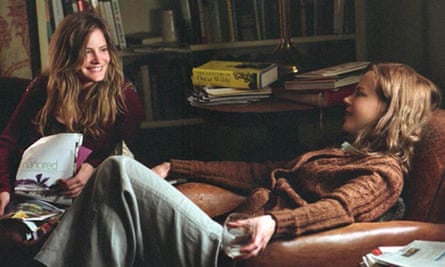 Jennifer Jason Leigh and Nicole Kidman in Margot at the Wedding (2007).