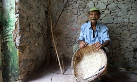 Leandro, a basket-maker originally from Cape Verde.