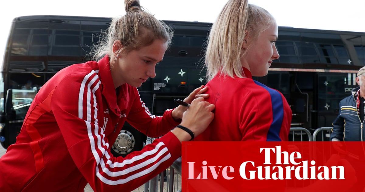 Manchester United v Arsenal: Womens Super League – live!