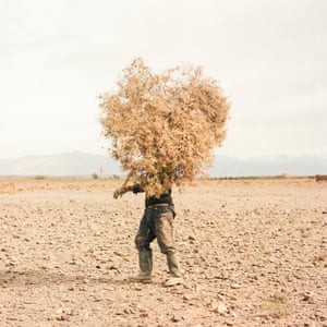 ‘I have visited many oases, where I have made strong connections with their inhabitants. I was able to understand this rich environment but also its glaring realities. I realised that desertification, recurrent droughts and fires, changes in agricultural practices, overexploitation of natural resources, rural exodus, and the sharp drop in the water table are all imminent threats to the existence of oases’