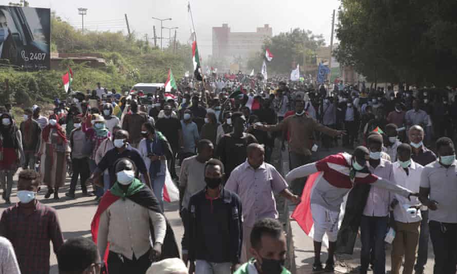 متظاهرون في الخرطوم