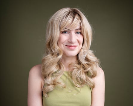 Leah in bouncy blond wig